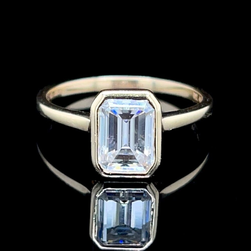 Esdomera 2.00CT Moissanite Emerald Cut Ring